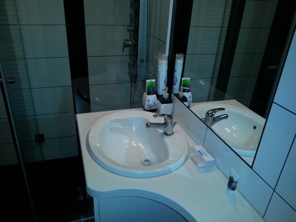 Apartment Viktor,Parking Ösek Dış mekan fotoğraf