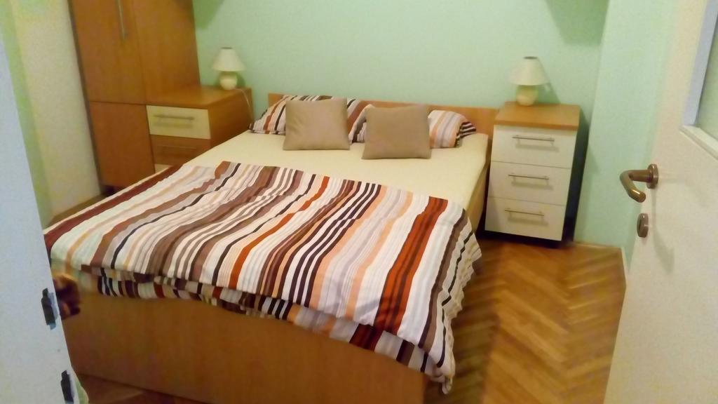 Apartment Viktor,Parking Ösek Dış mekan fotoğraf
